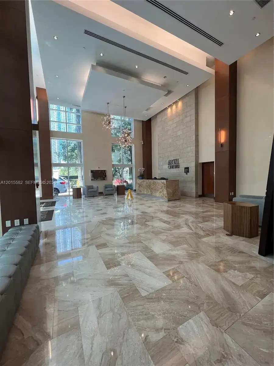 31 SE 5th St # 3010, Miami FL 33131 photo 3