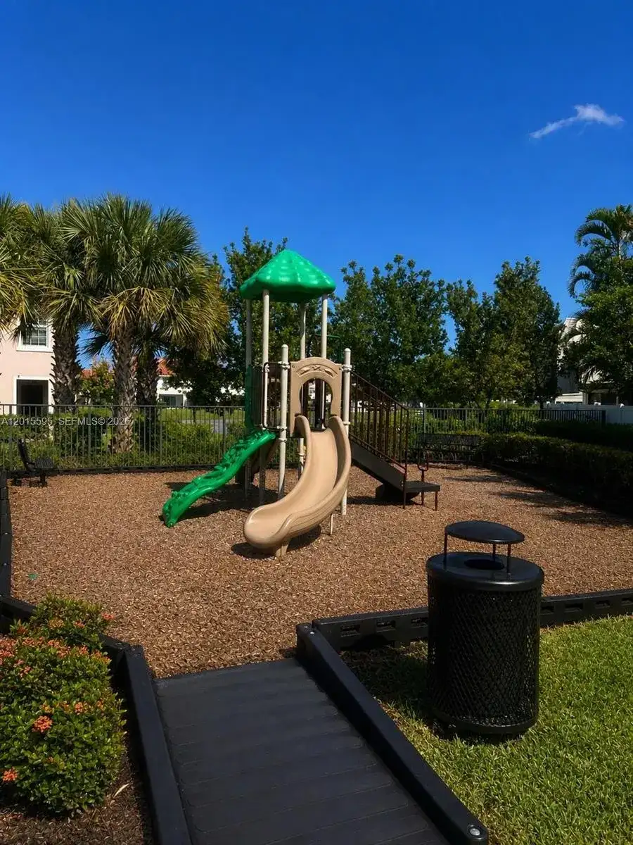 6835 Broadwater Ln, Lake Worth FL 33467 photo 4