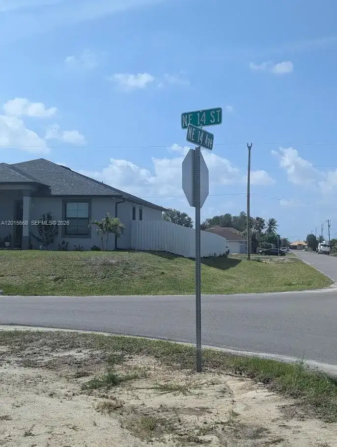 1402 NE 14 ave, Cape Coral FL 33909 photo 3