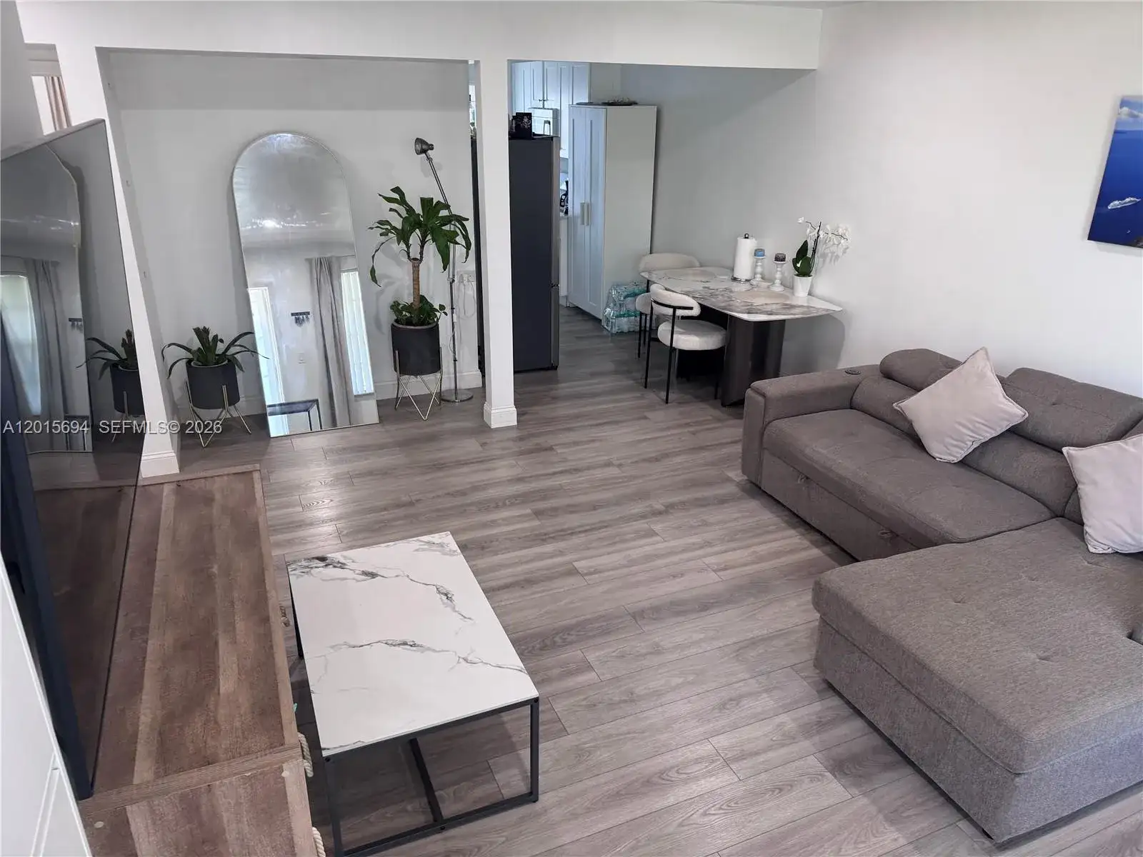 8550 Byron Ave # 2G, Miami Beach FL 33141 photo 2
