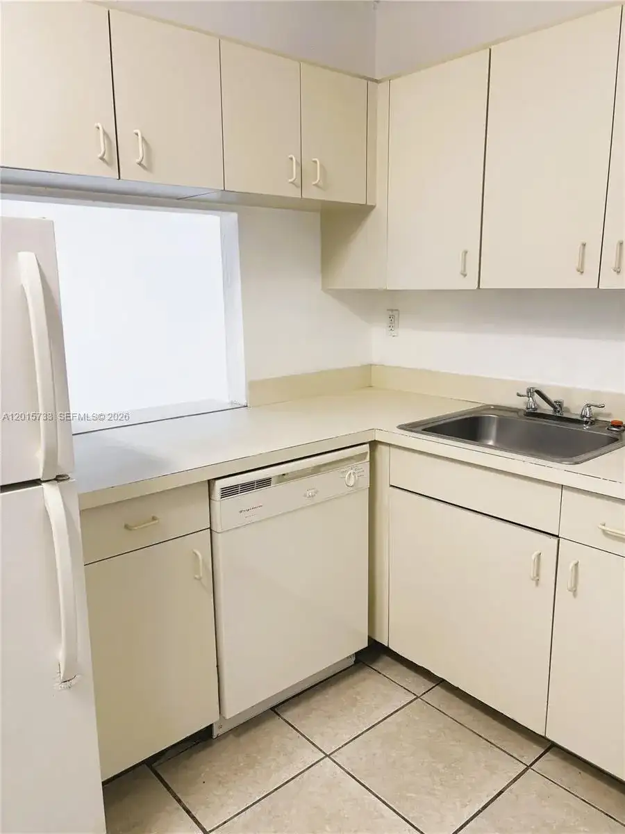 10900 SW 104th St # 315, Miami FL 33176 photo 2
