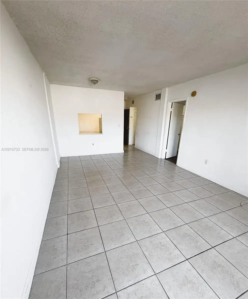 10900 SW 104th St # 315, Miami FL 33176 photo 4