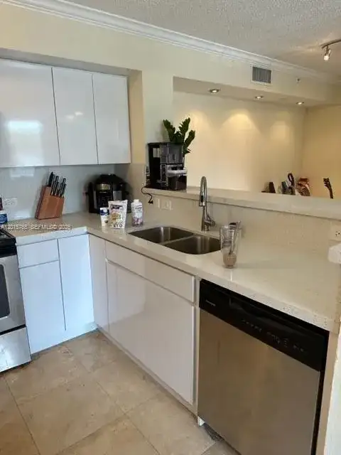 11155 SW 5th Pl # 205, Pembroke Pines FL 33025 photo 4