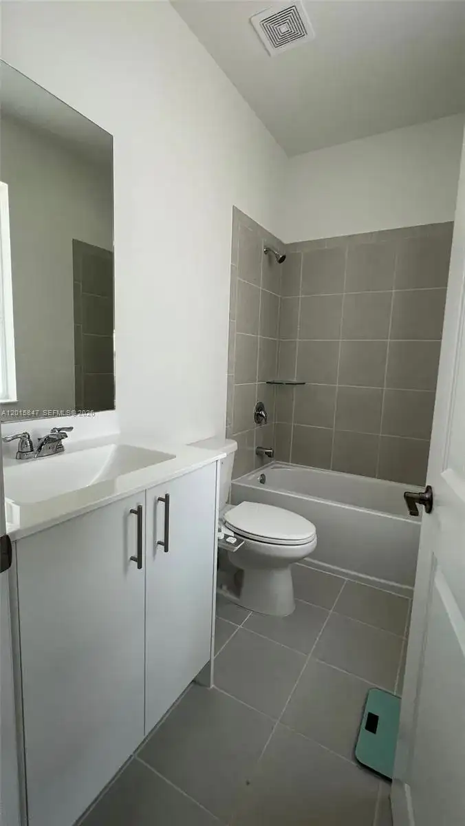 686 SE 13th Ct, Homestead FL 33034 photo 5