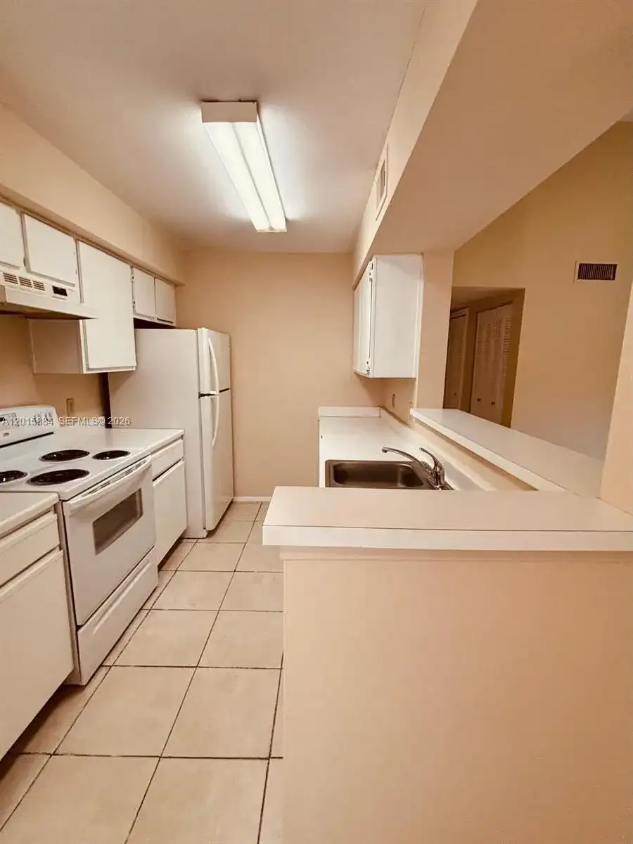 2607 NW 33rd St # 2114, Oakland Park FL 33309 photo 4