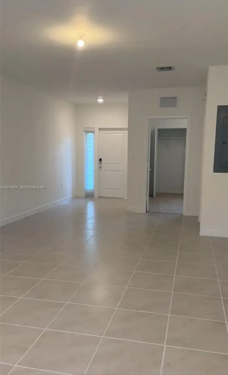 509 NE 1st Dr, Florida City FL 33034 photo 3