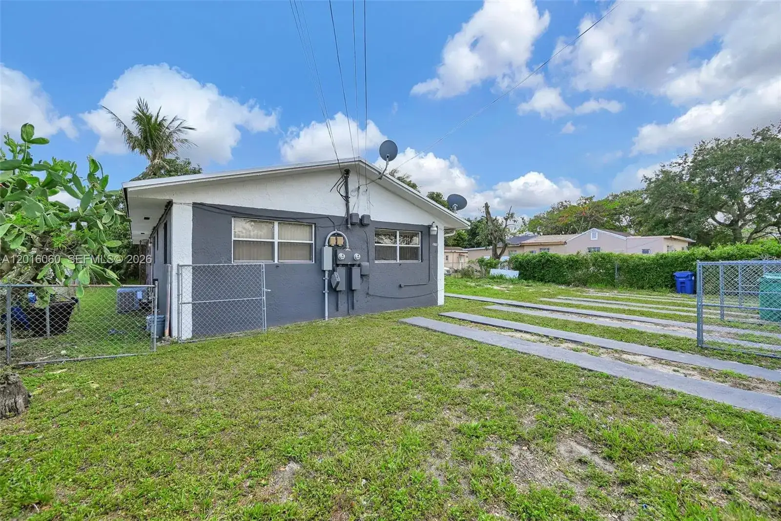 2352 NW 102nd St, Miami FL 33147 photo 4