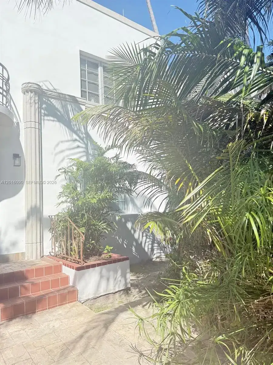 920 Euclid Ave # 3, Miami Beach FL 33139 photo 2