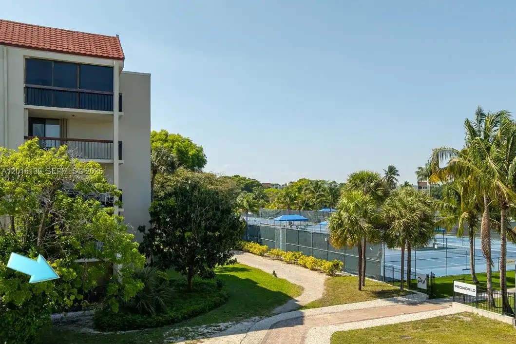 825 Egret Cir # 110, Delray Beach FL 33444 photo 2