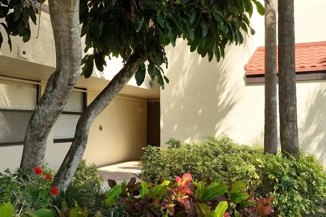 825 Egret Cir # 110, Delray Beach FL 33444 photo 3