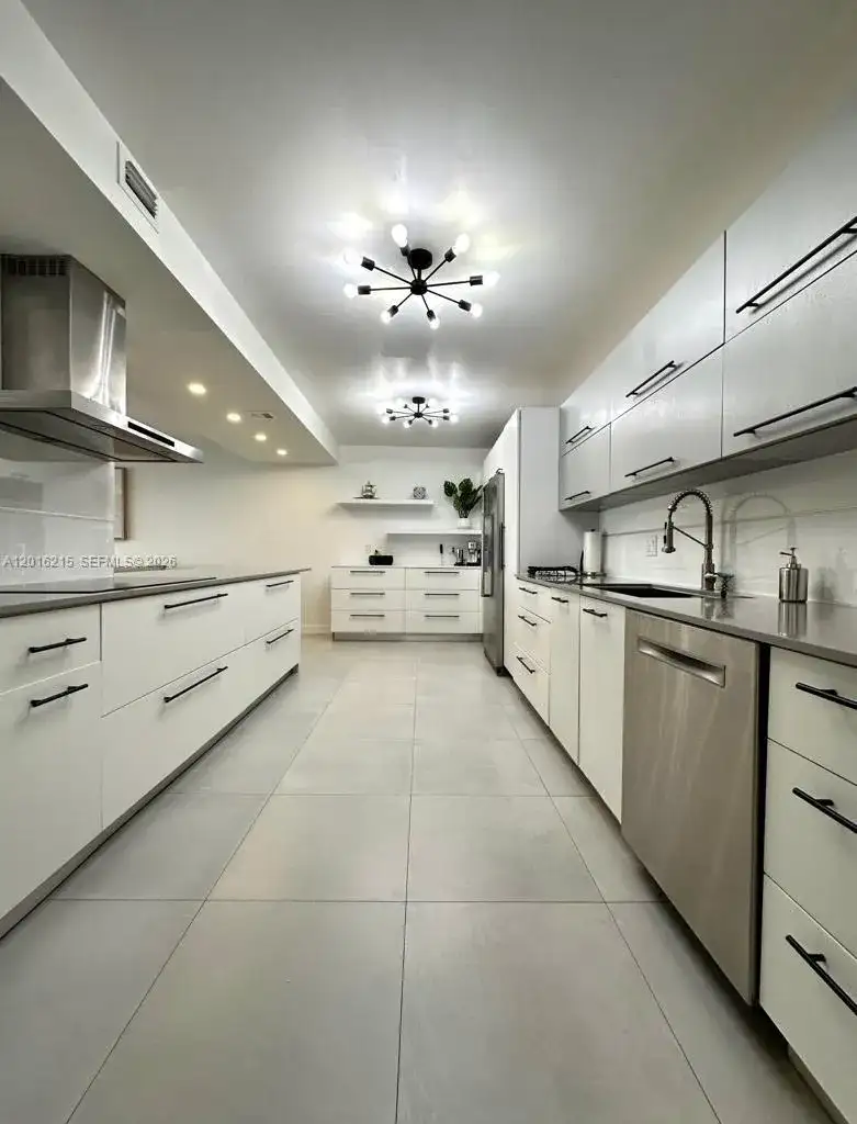 1800 NE 114th St # 2305, Miami FL 33181 photo 5