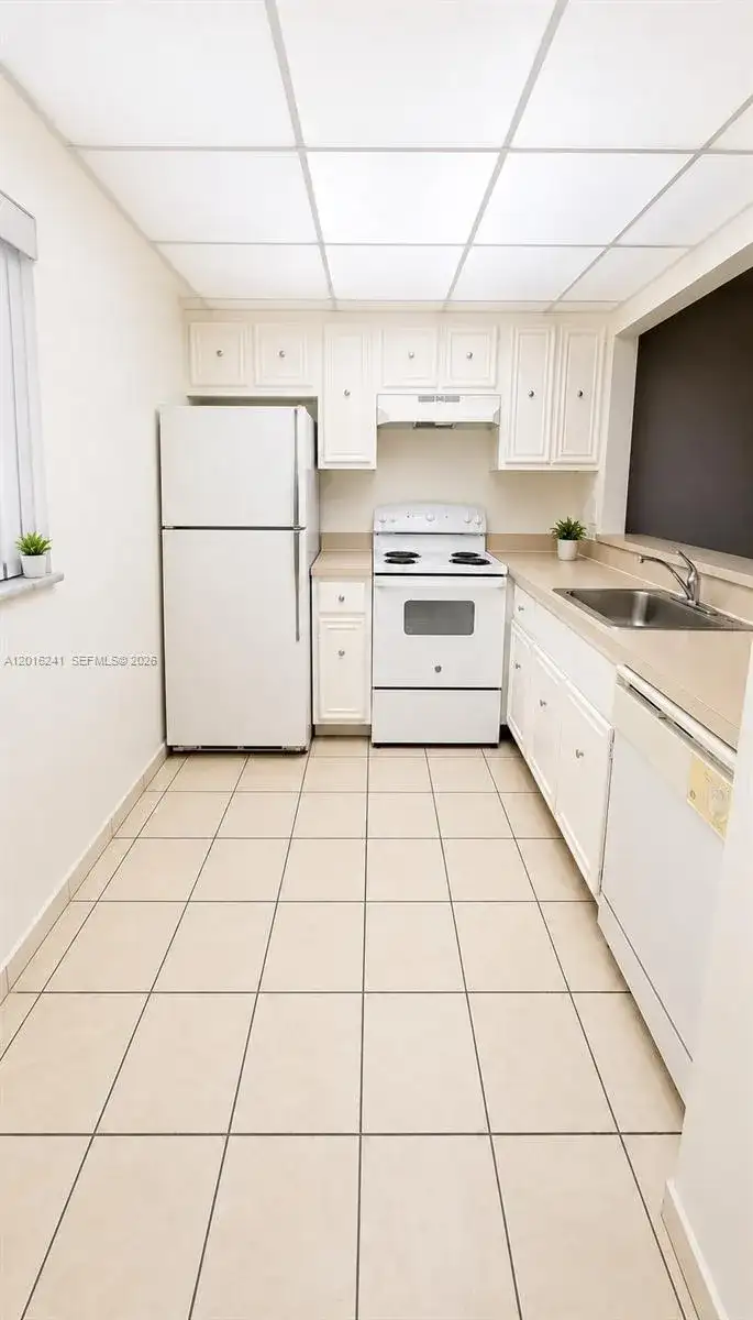 18051 NW 68th Ave # K201, Hialeah FL 33015 photo 5