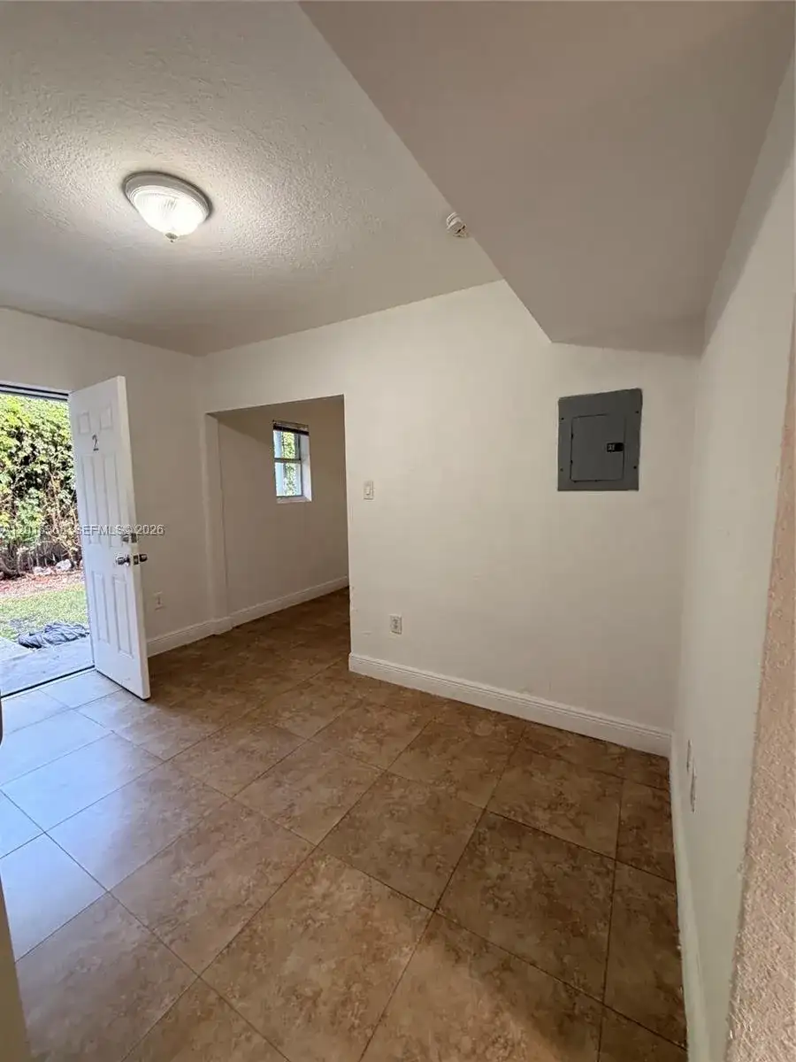 219 NW 10th St # 2, Miami FL 33136 photo 2