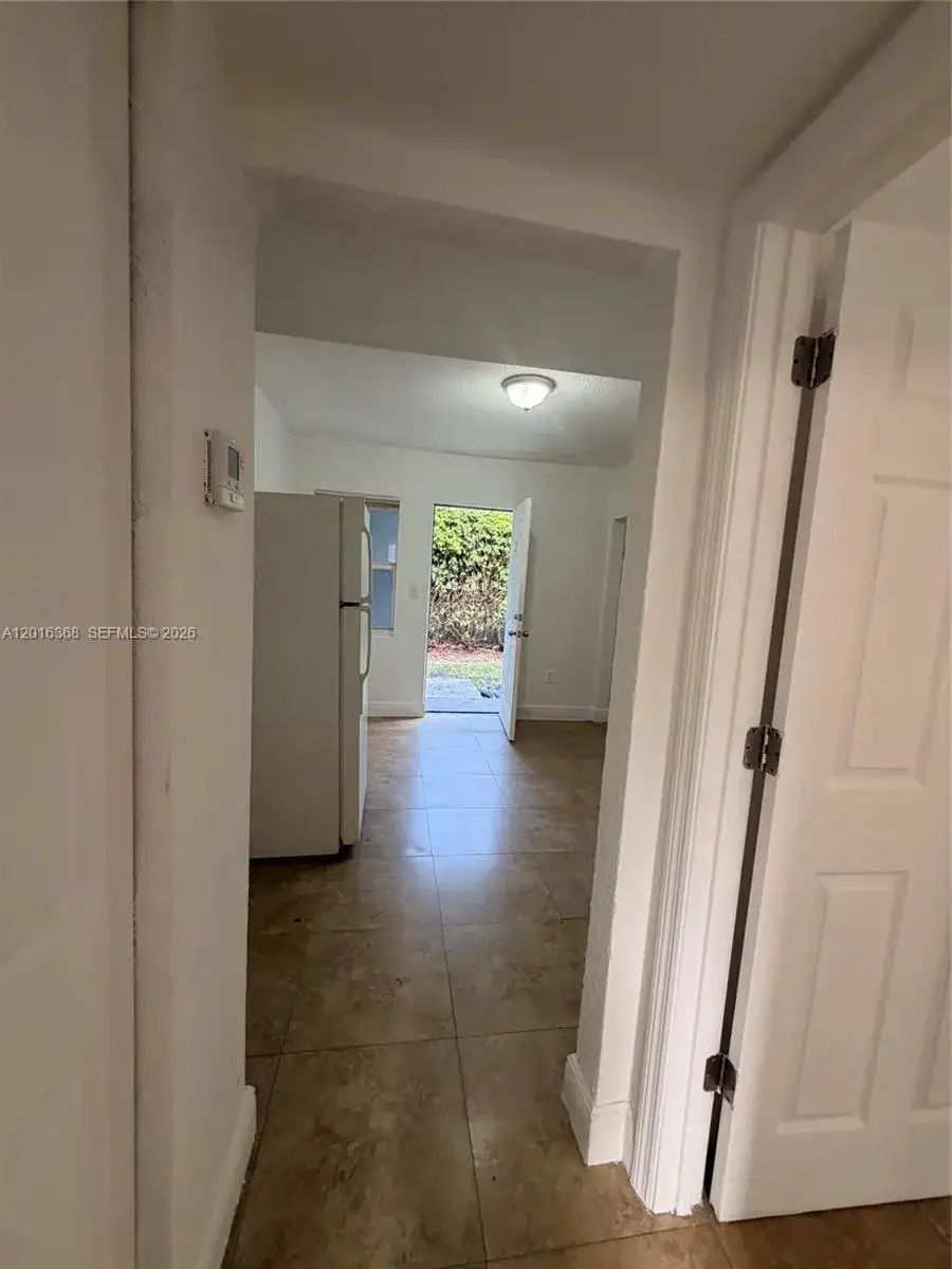 219 NW 10th St # 2, Miami FL 33136 photo 3