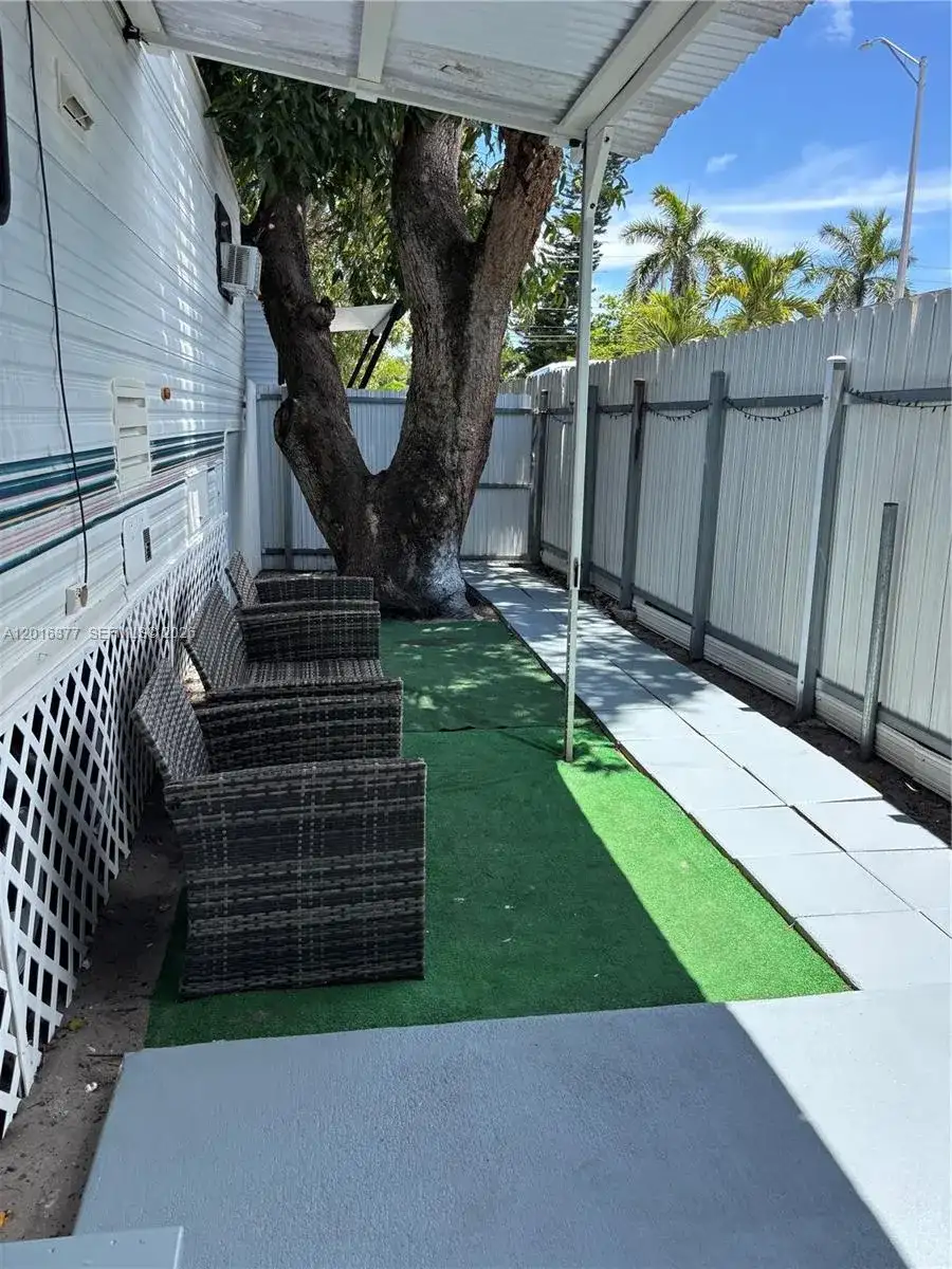 12500 NW 22nd Ave # 1, Miami FL 33167 photo 2