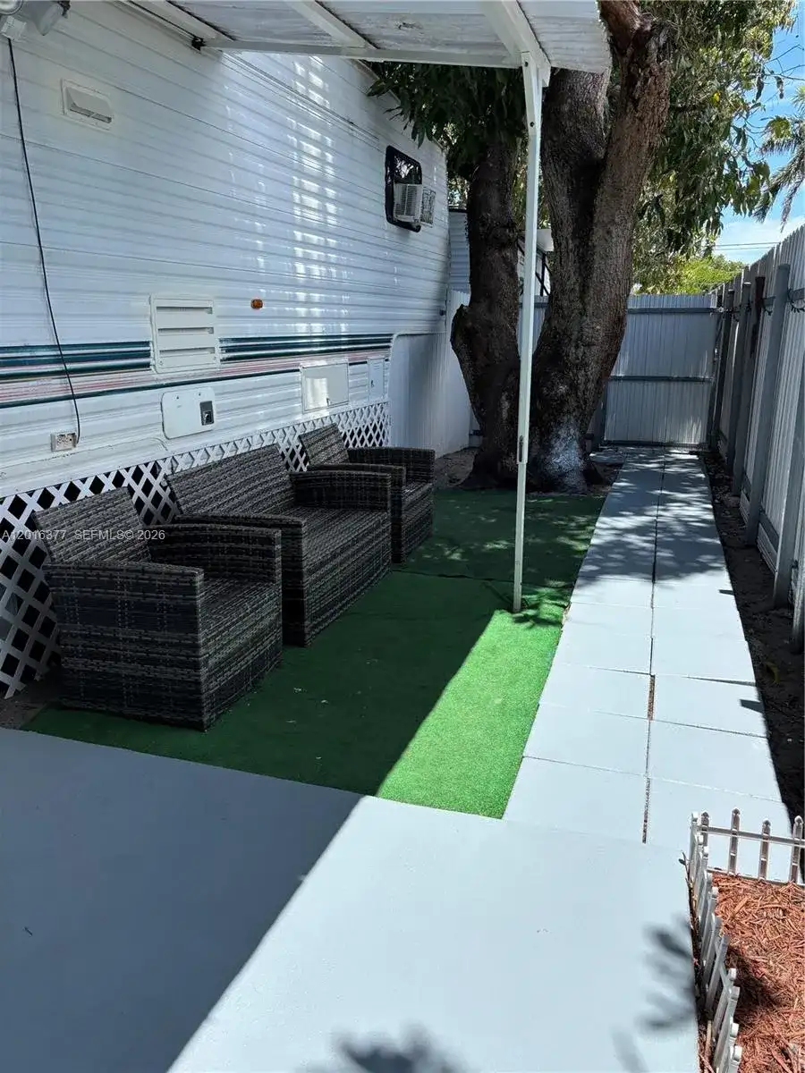 12500 NW 22nd Ave # 1, Miami FL 33167 photo 3