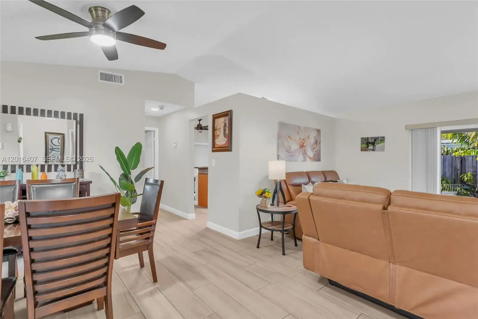 8266 NW 192nd Ter, Hialeah FL 33015 photo 4