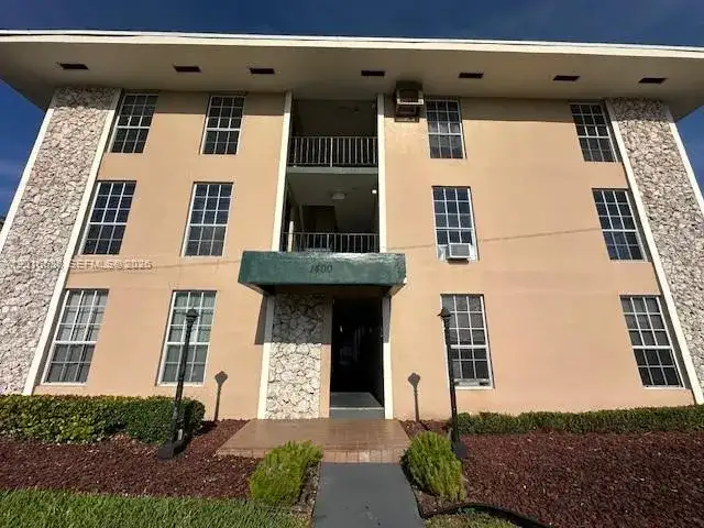 1400 S Douglas Rd # 14, Coral Gables FL 33134 photo 2