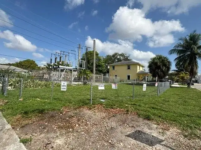 193 NW 16th St, Miami FL 33136 photo 3