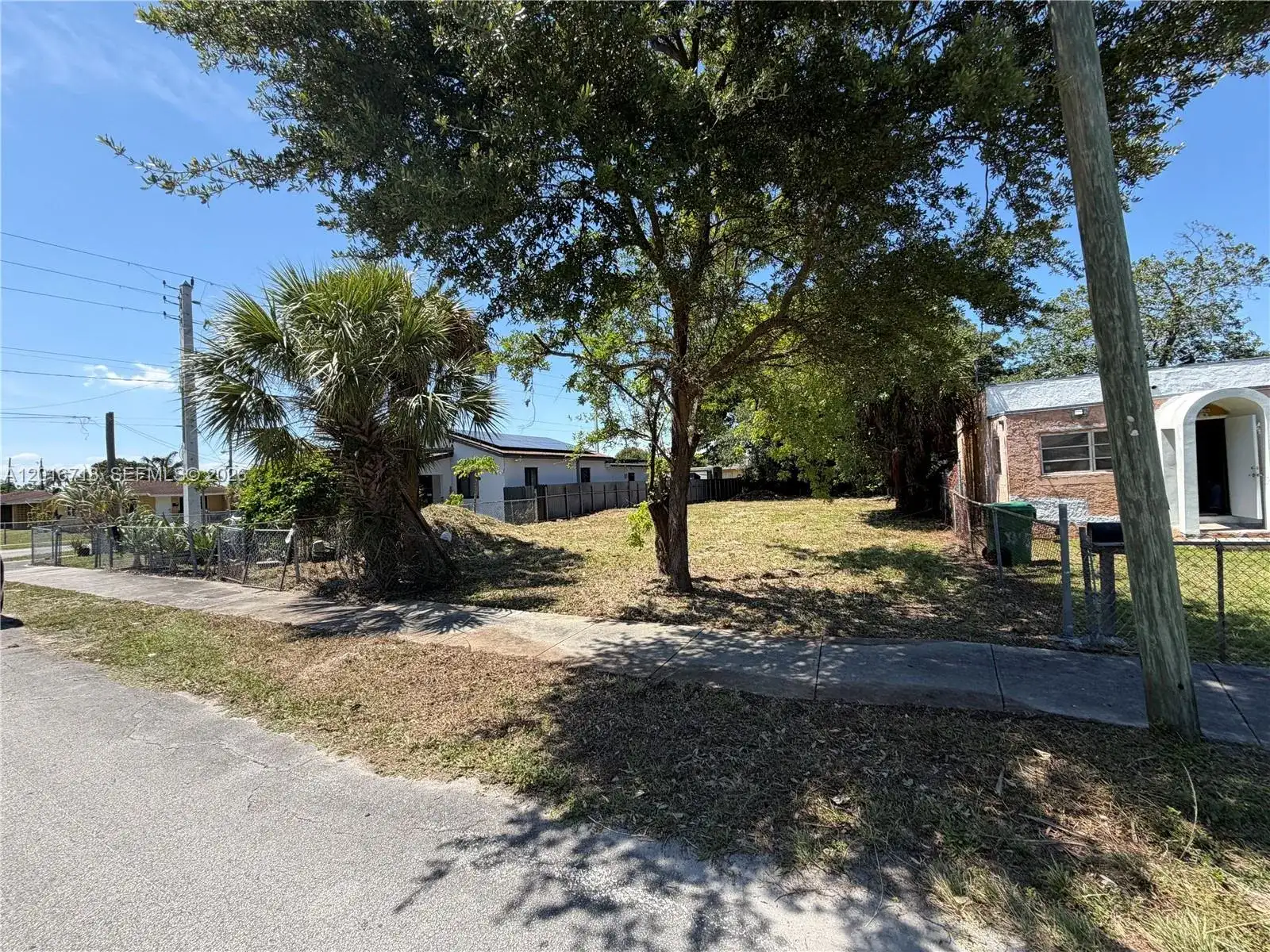 2381 NW 63rd st, Miami FL 33147 photo 3