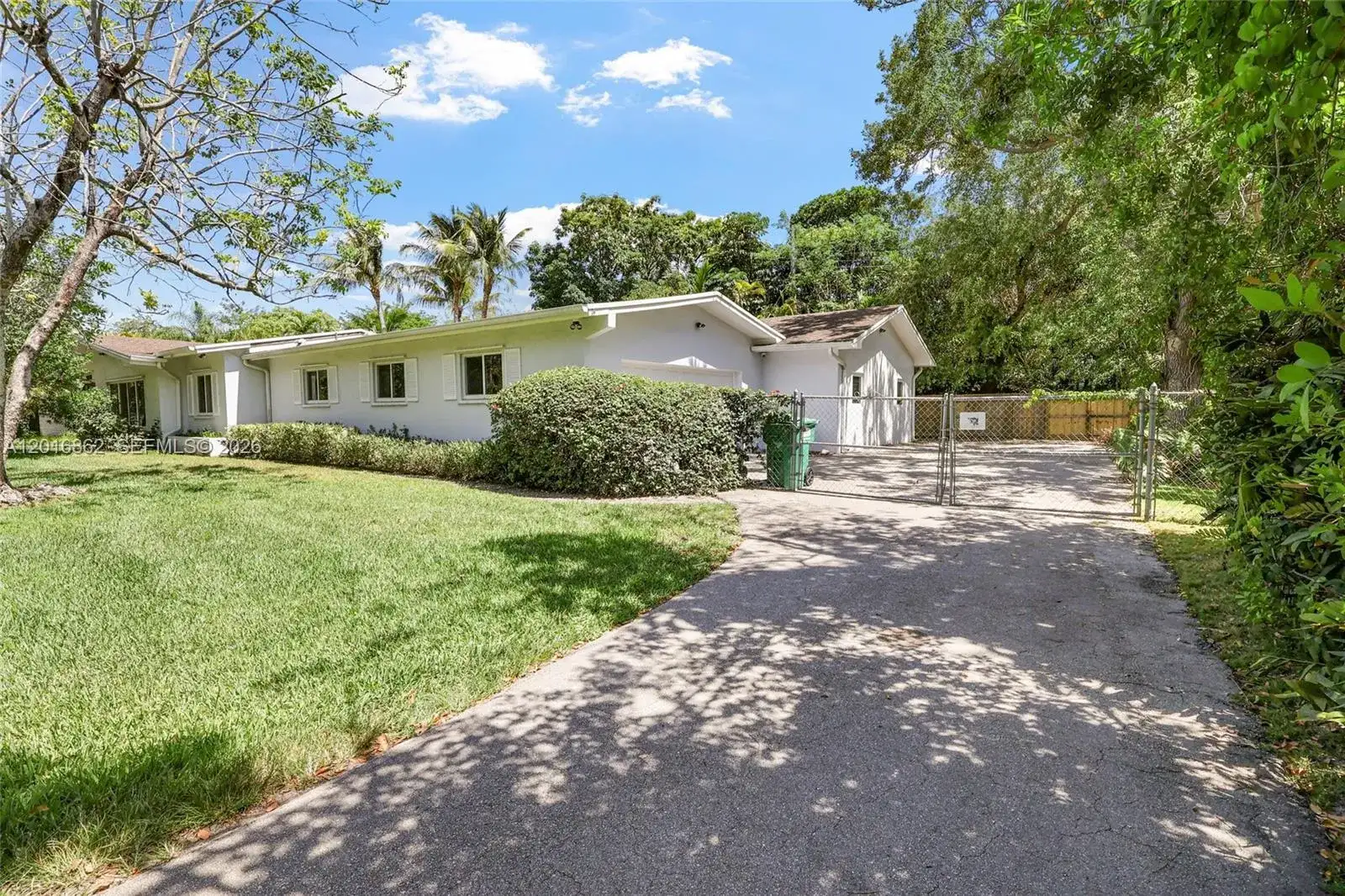 7800 SW 132nd St, Pinecrest FL 33156 photo 2