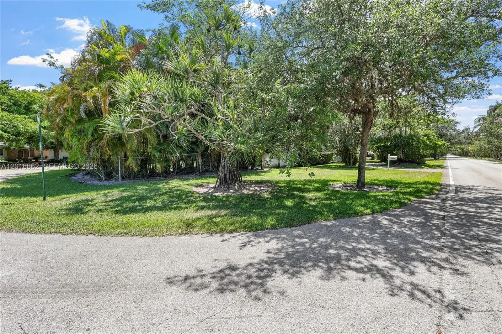 7800 SW 132nd St, Pinecrest FL 33156 photo 3
