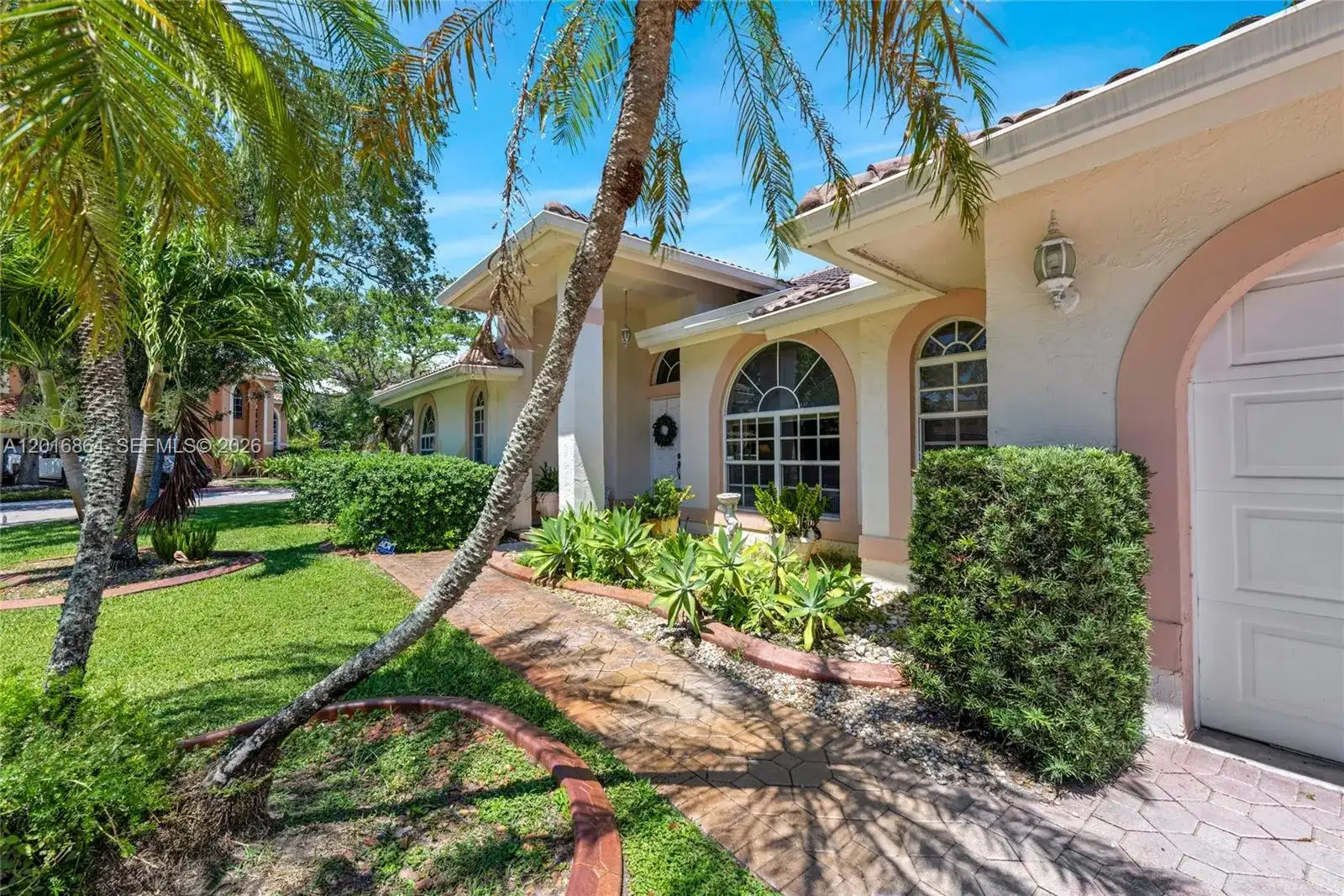 701 SW 93rd Ter, Pembroke Pines FL 33025 photo 3
