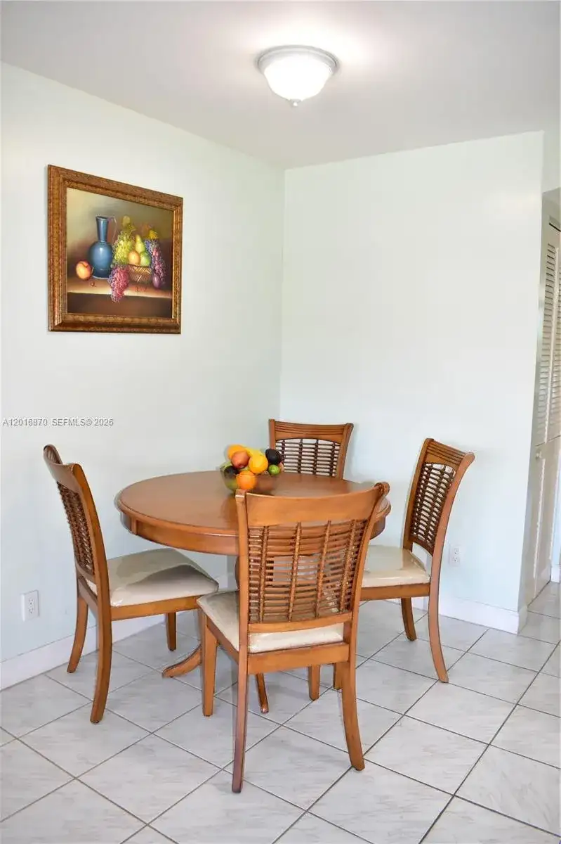 8851 Sunrise Lakes Blvd # 207, Sunrise FL 33322 photo 5