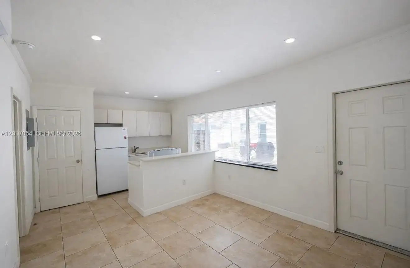 572 NE 67th St # 5, Miami FL 33138 photo 4
