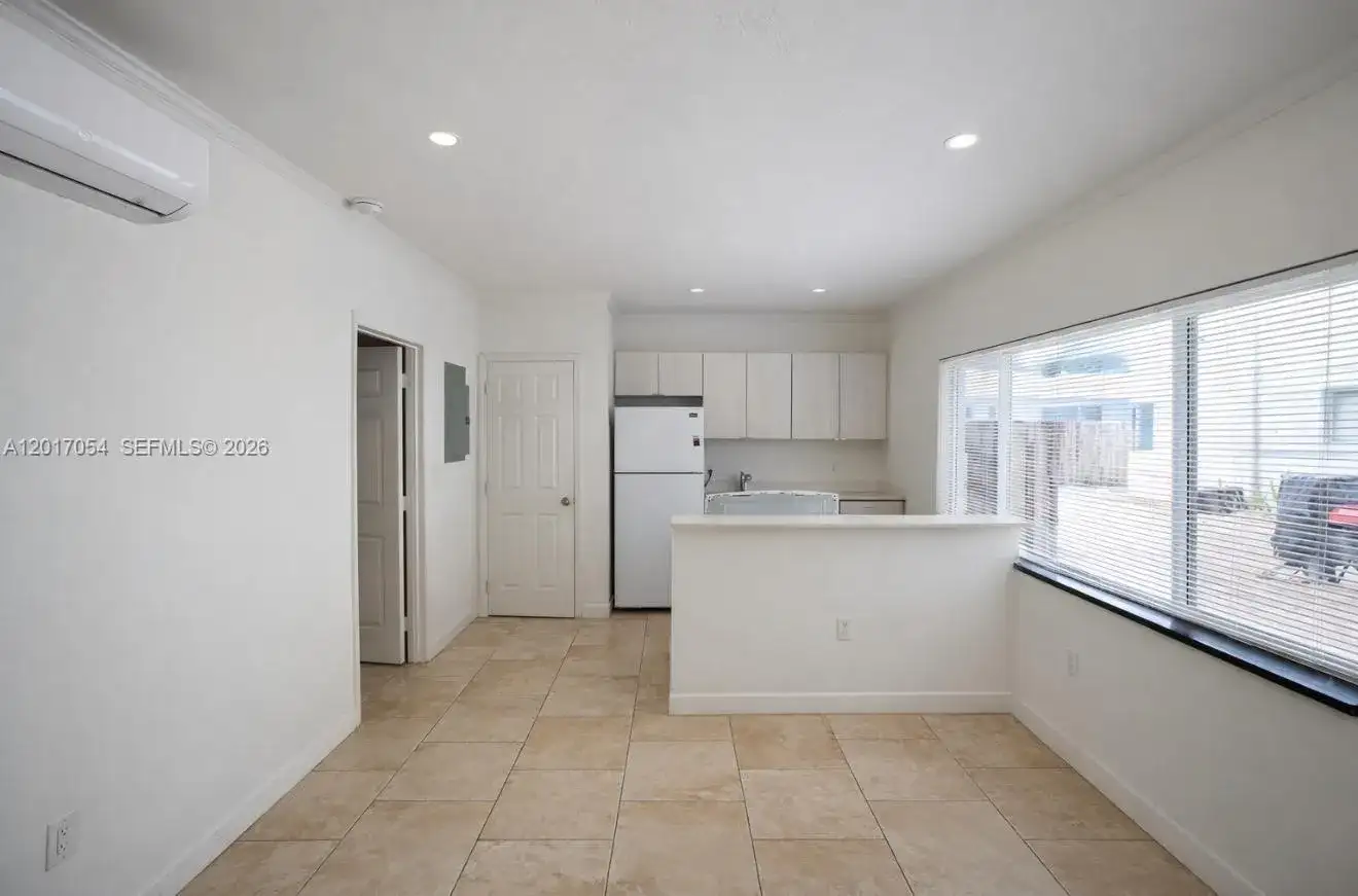 572 NE 67th St # 5, Miami FL 33138 photo 5