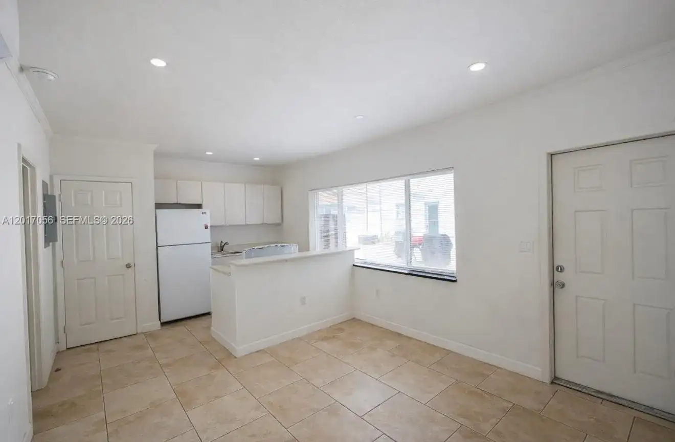 572 NE 67th St # 5, Miami FL 33138 photo 4