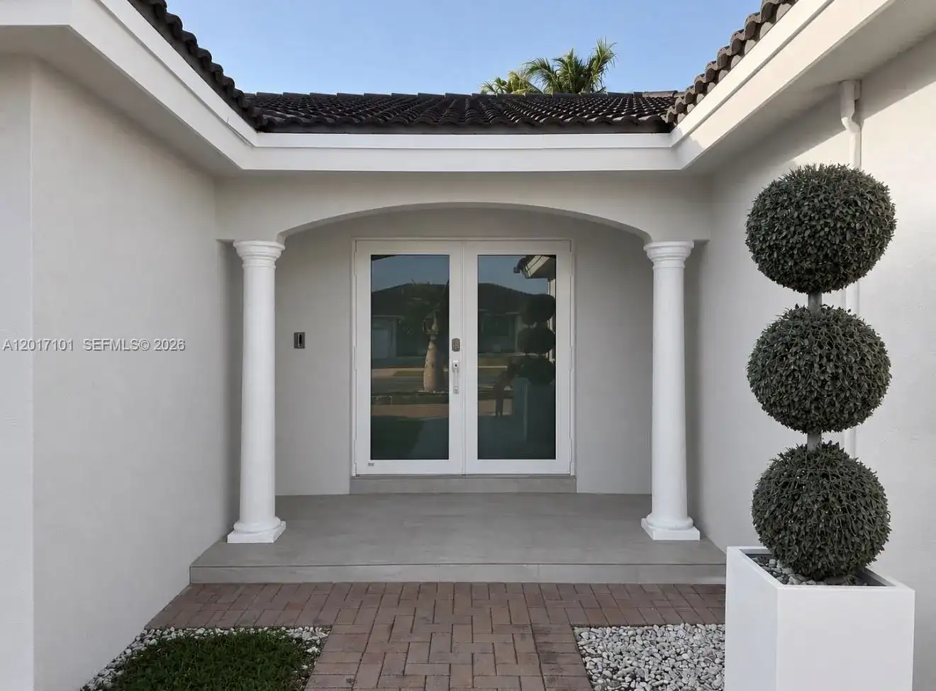 15425 SW 168th Ter, Miami FL 33187 photo 2
