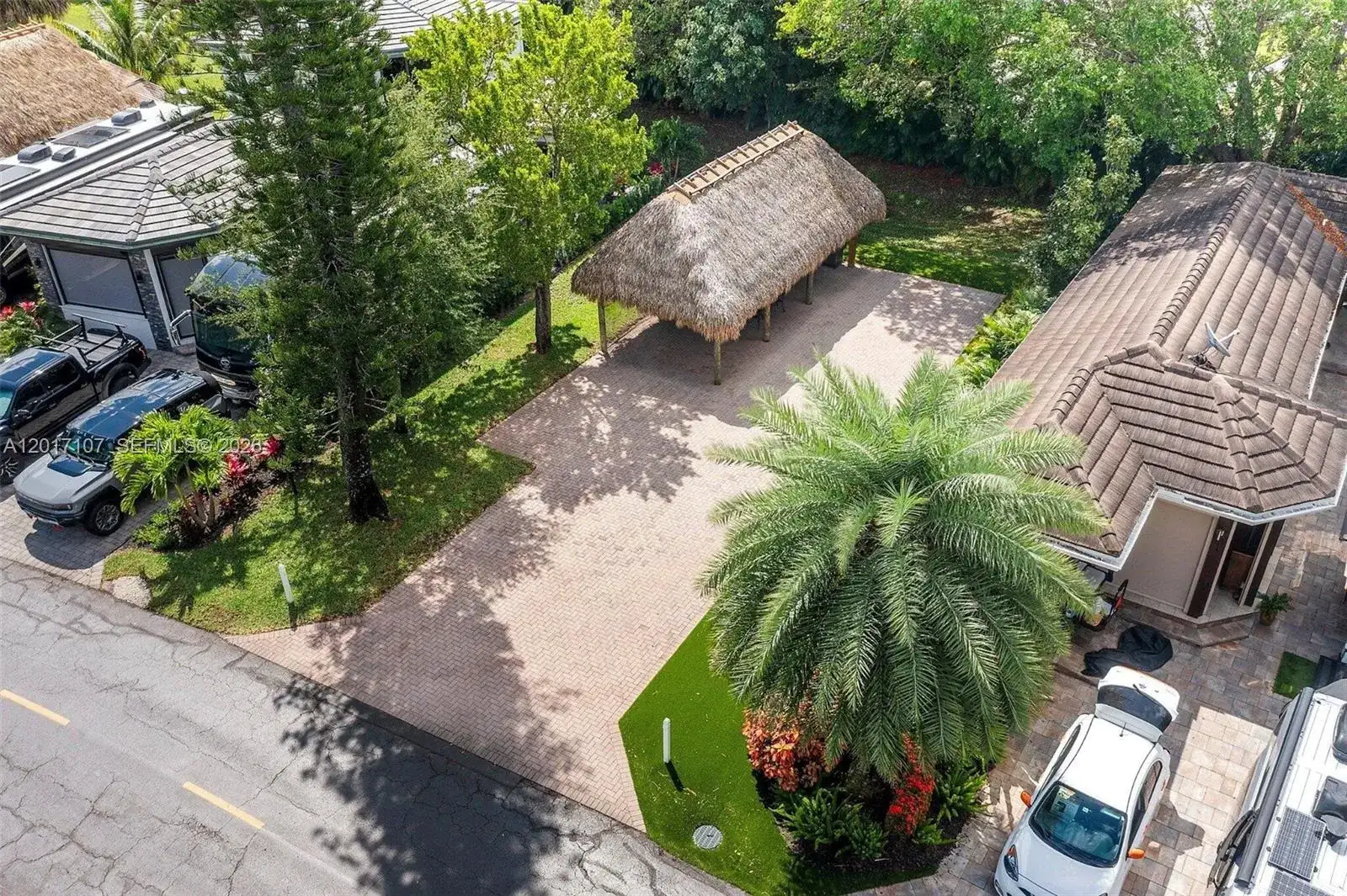 22 S Cortez Dr, Margate FL 33068 photo 2