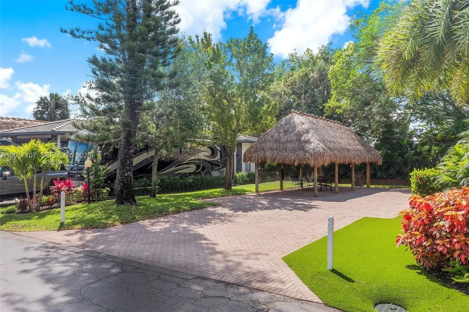 22 S Cortez Dr, Margate FL 33068 photo 3