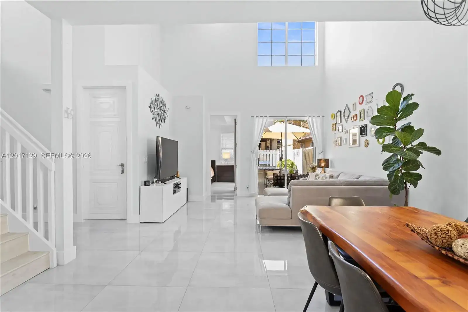 1240 Grant St, Hollywood FL 33019 photo 4