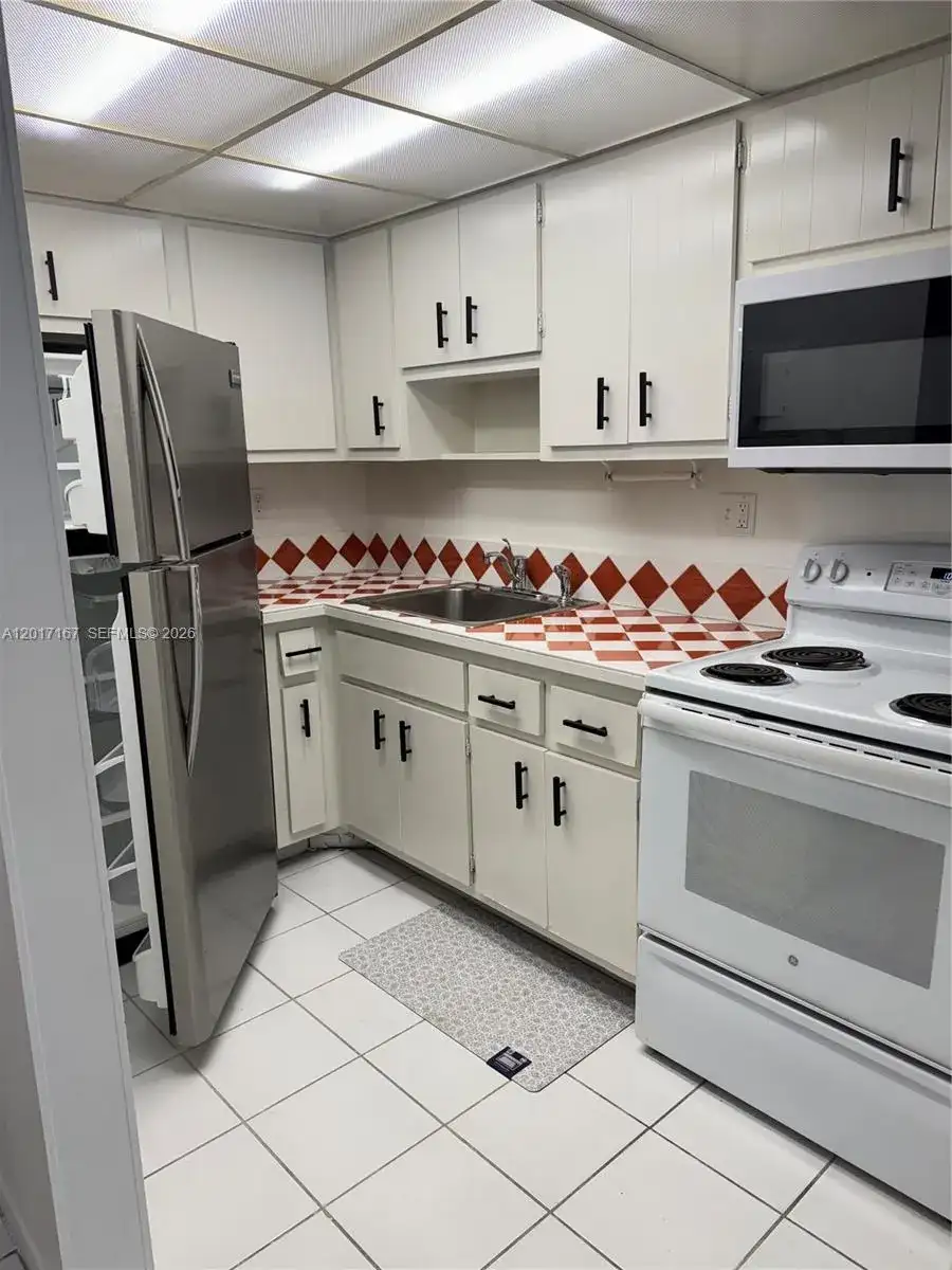 1470 NE 125th Ter # 205, North Miami FL 33161 photo 4