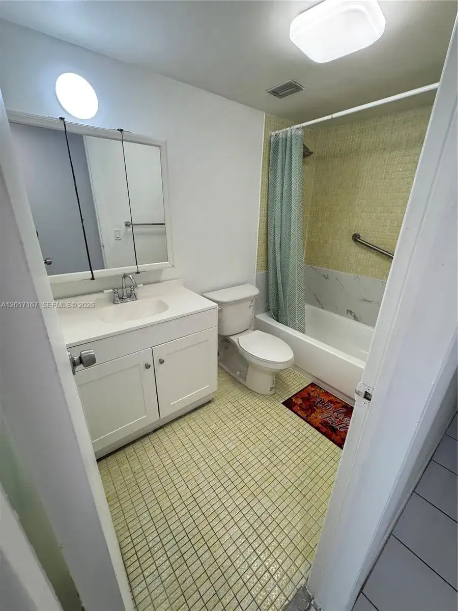 1470 NE 125th Ter # 205, North Miami FL 33161 photo 5