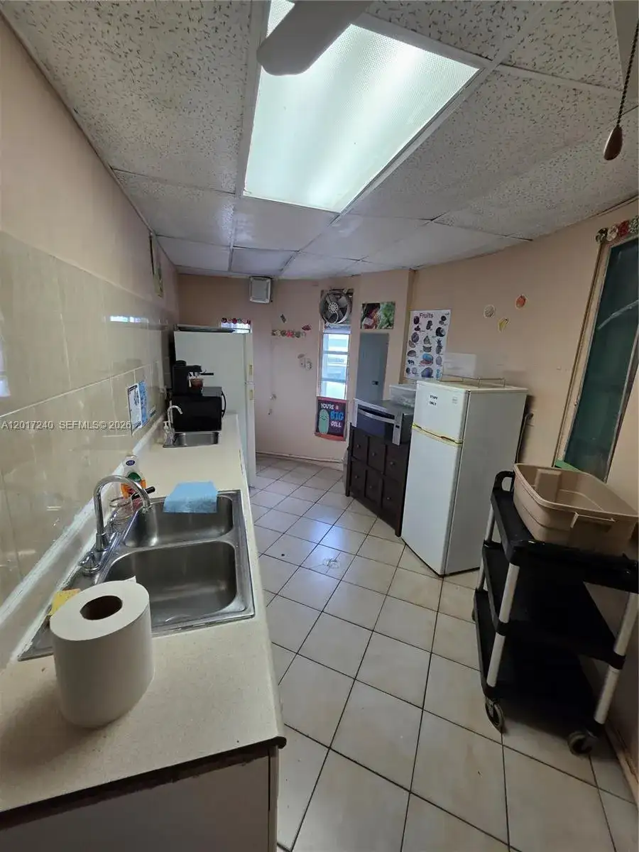 2660 SW 17th St, Miami FL 33145 photo 3