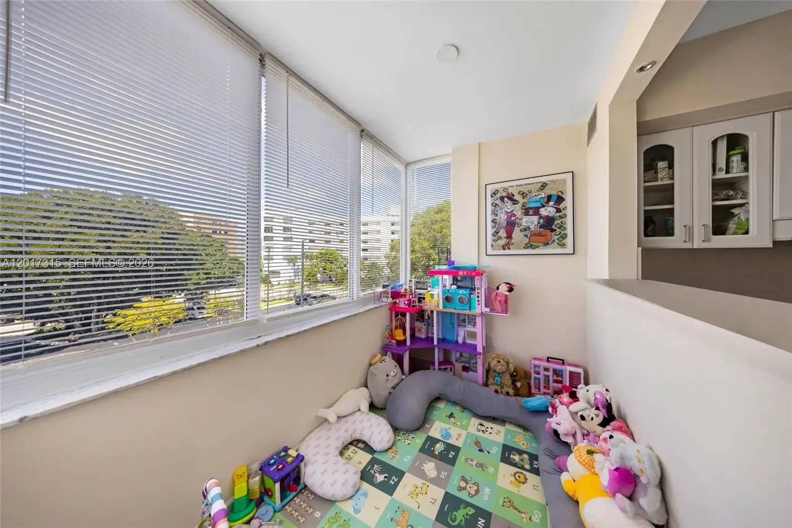 250 180th Dr # 352, Sunny Isles Beach FL 33160 photo 5