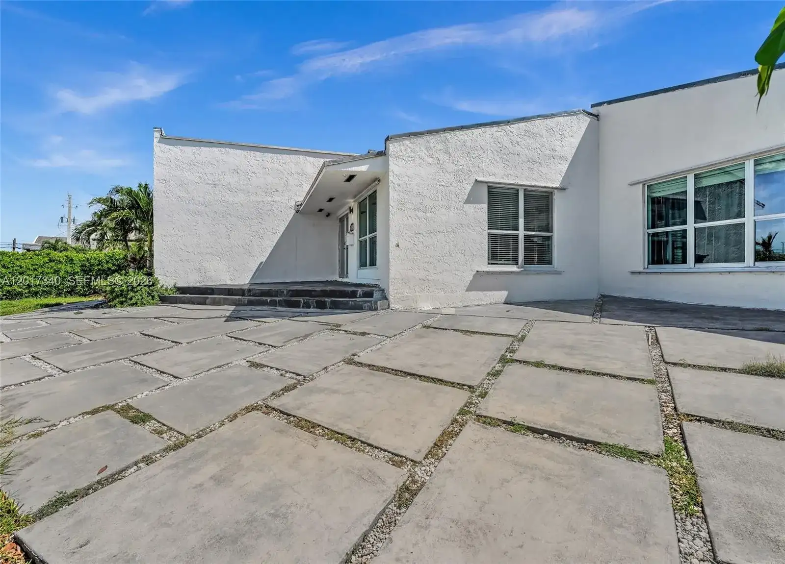 2001 NE 122nd Rd, North Miami FL 33181 photo 3