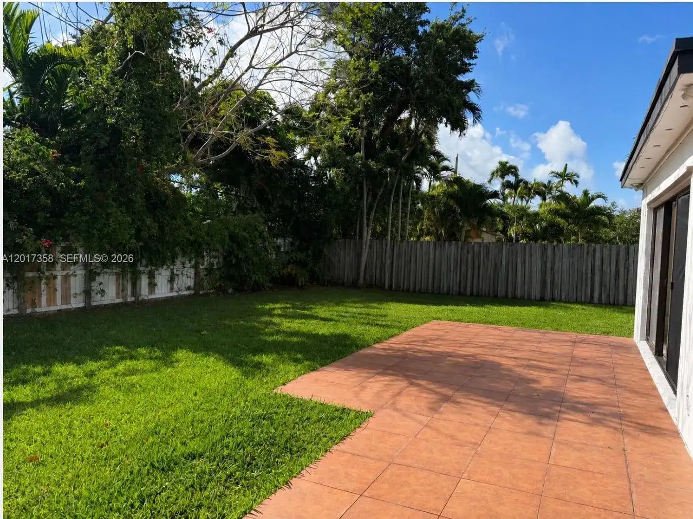 21011 NE 25th Ct, Miami FL 33180 photo 4