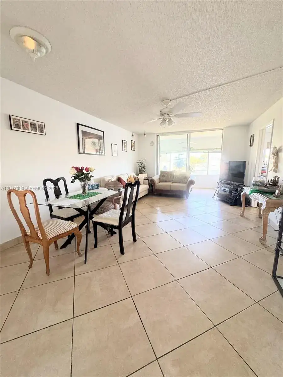 8130 Sunrise Lakes Blvd # 202, Sunrise FL 33322 photo 5