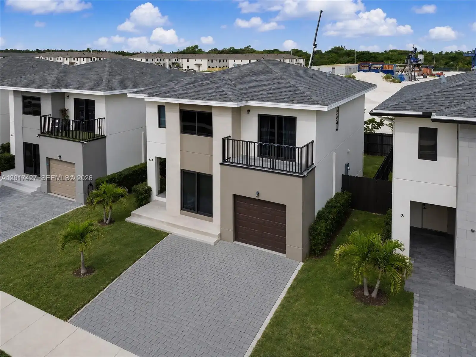 227 NW 13th Pl, Florida City FL 33034 photo 2