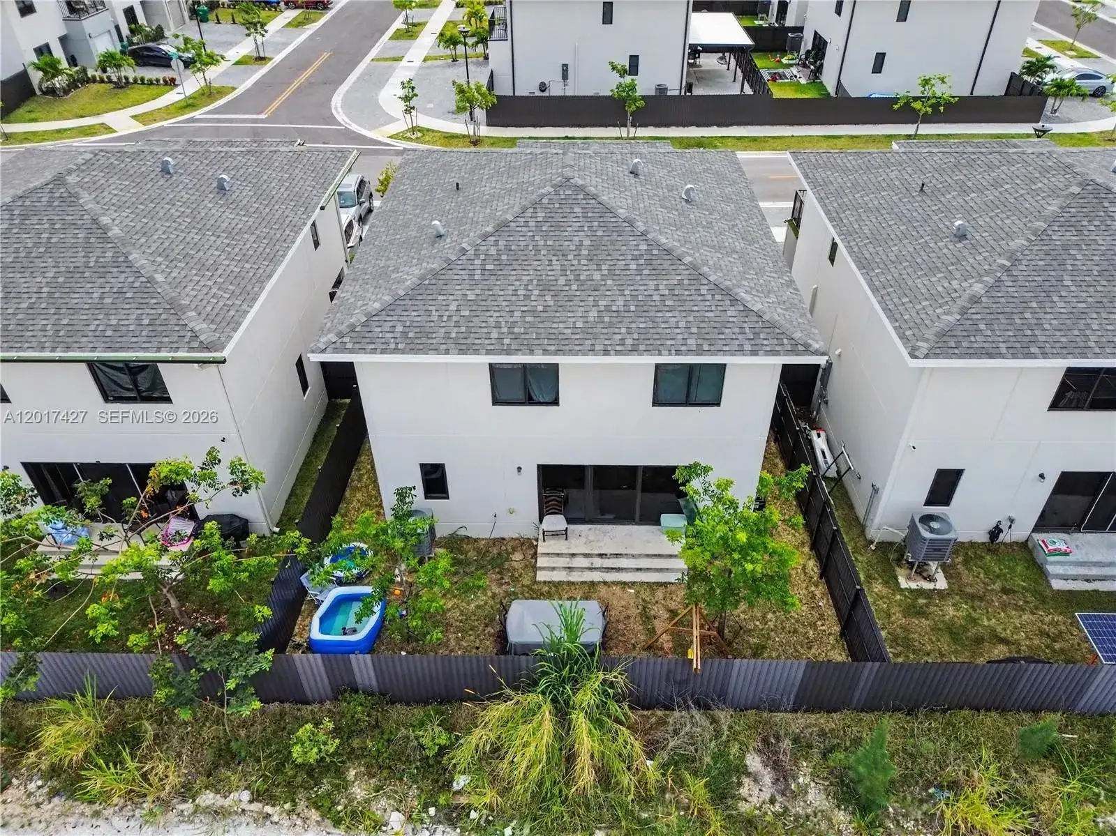 227 NW 13th Pl, Florida City FL 33034 photo 3