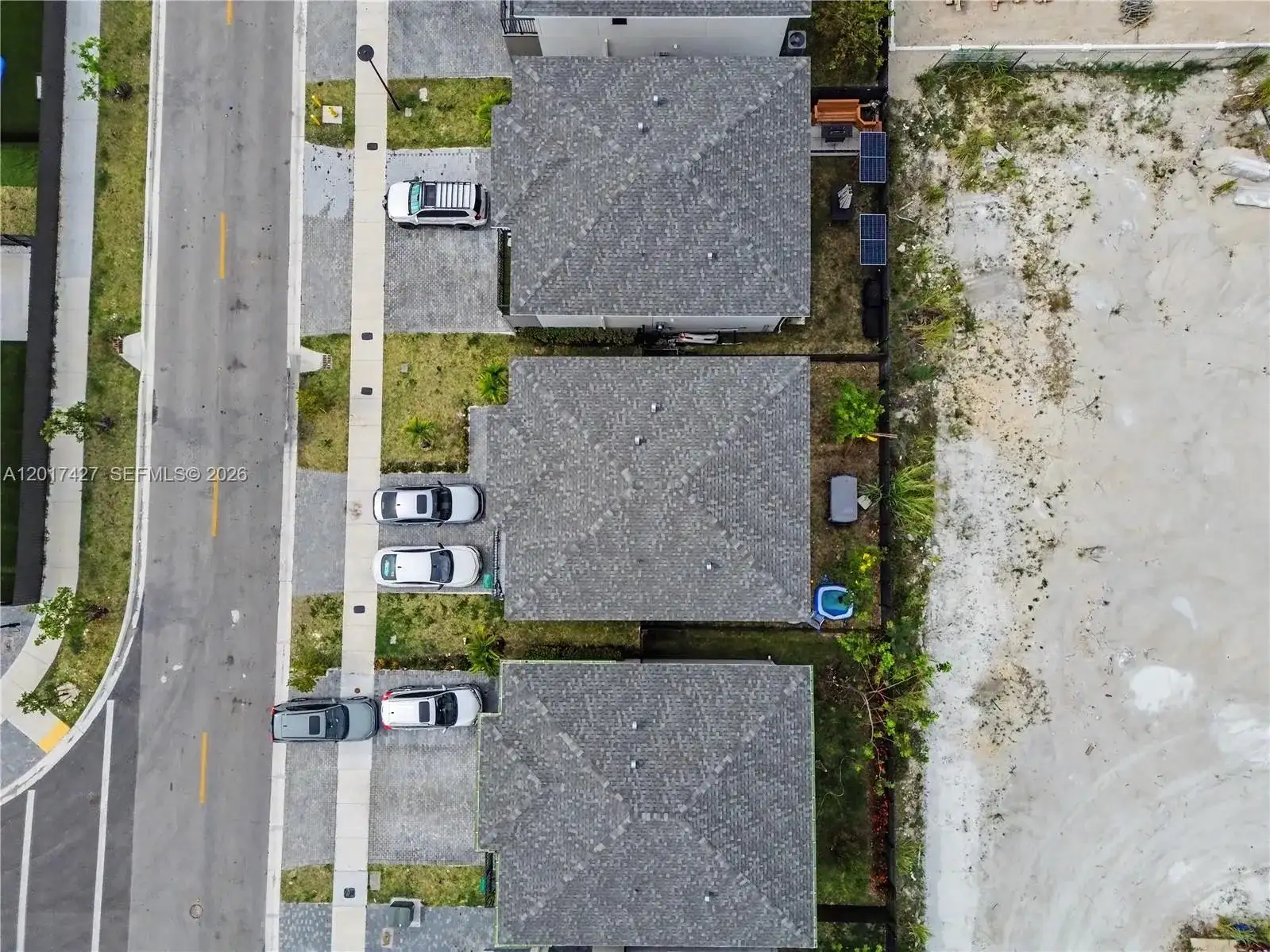 227 NW 13th Pl, Florida City FL 33034 photo 4