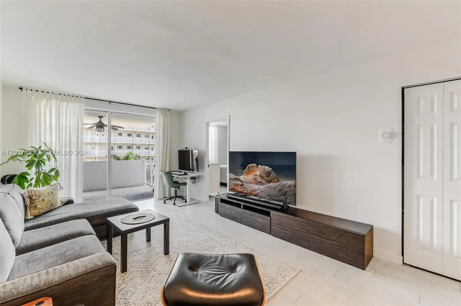 1331 Lincoln Rd # 704, Miami Beach FL 33139 photo 2