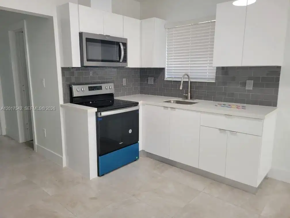 1725 Calais Dr # 6, Miami Beach FL 33141 photo 3