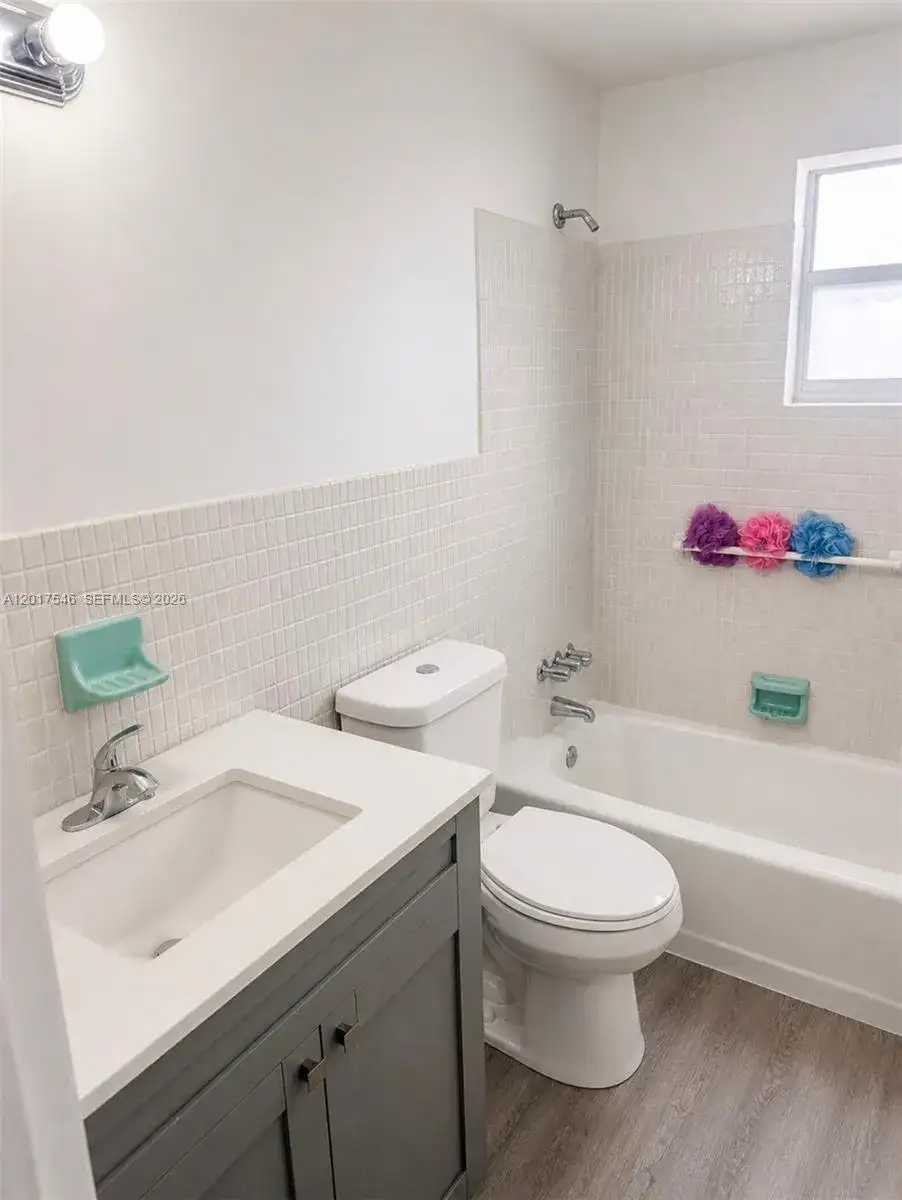 685 Miller Dr # E205, Miami Springs FL 33166 photo 4