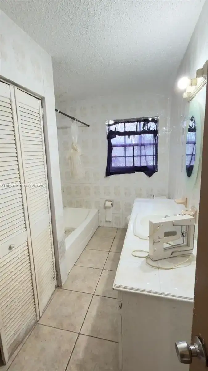 4450 NW 169th Ter, Miami Gardens FL 33055 photo 4