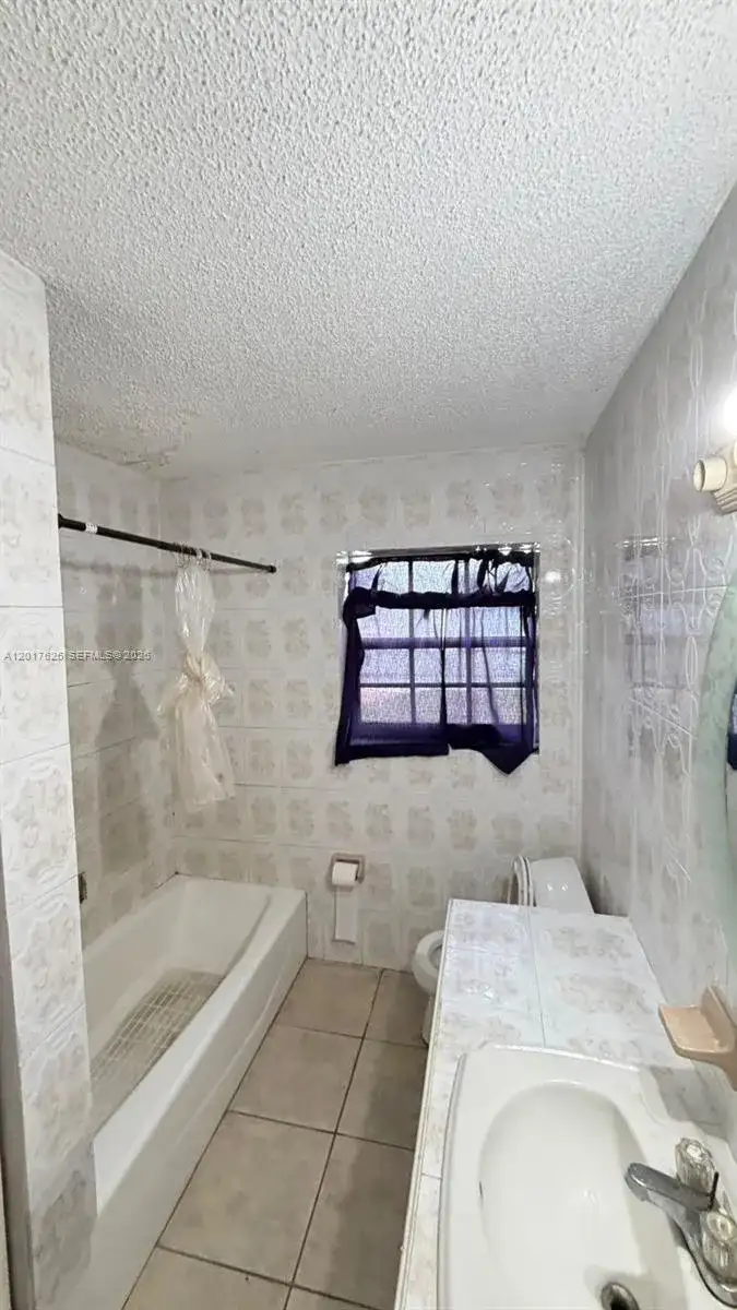 4450 NW 169th Ter, Miami Gardens FL 33055 photo 5